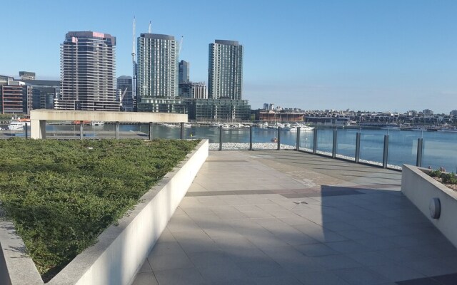 Dockland View Apartment