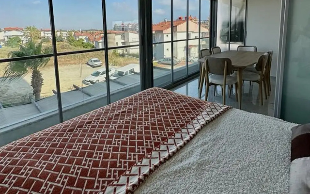 Babylon 40 - 2 bed Private Home Sleeps Up To 6 Close to Everything