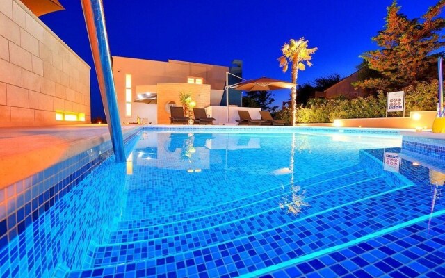 Apartments Dyana