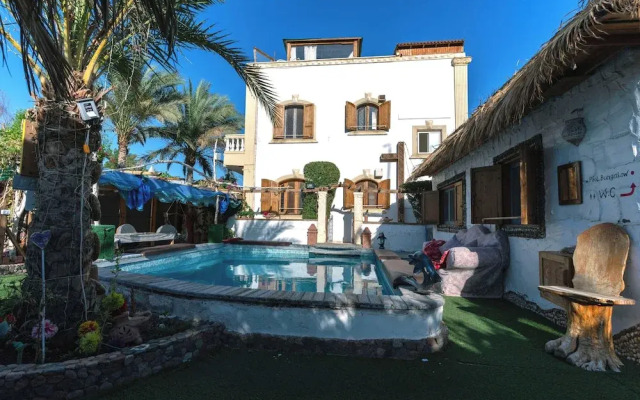 Villa With Pool BBQ Grill Garden Beduintent Sunbeds Jacuzzi