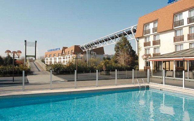 Amirauté Hotel