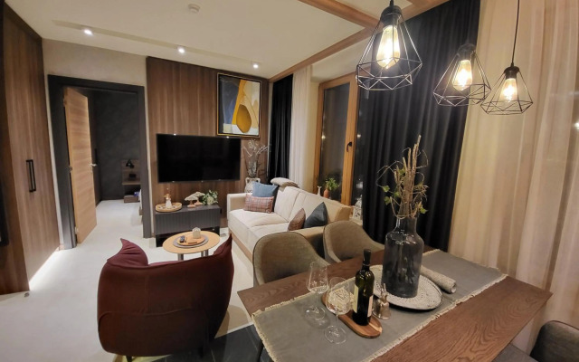 Woodside 430 Apartment