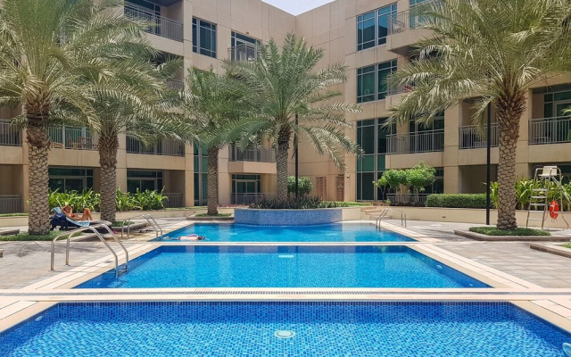 Burj Khalifa Vw  Prvt Pool in Dubai