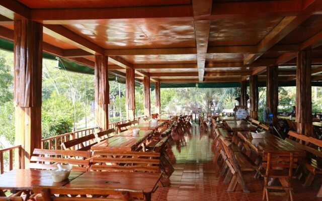 Land Breeze Resort & Hotel Pakchong