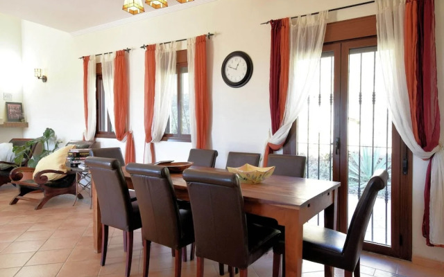 Comfortable Luxury Villa With Private Swimming Pool