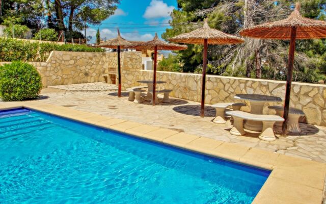 David - holiday bungalow with pool in Teulada
