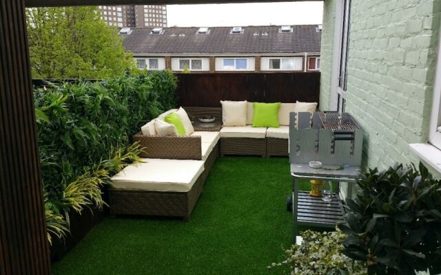 1 Bedroom Flat With Roof Terrace In Fulham