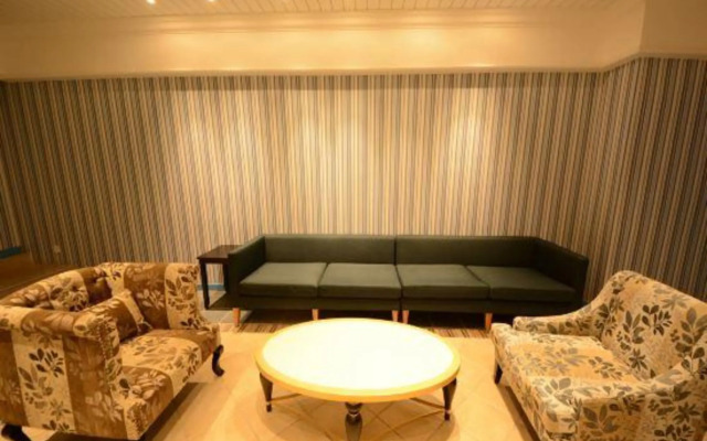 Yanqihu Holiday Hotel