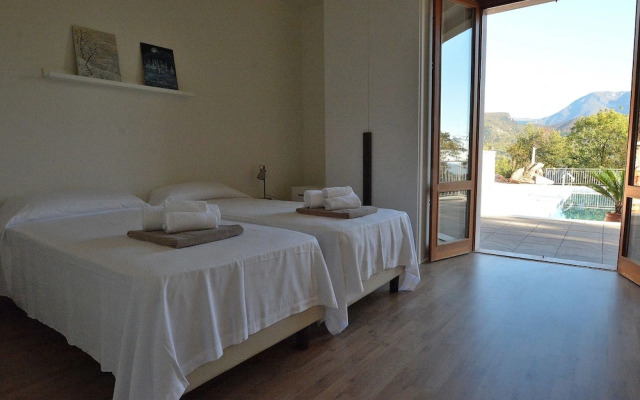 Villa Rossa Up To 10 People With Pool