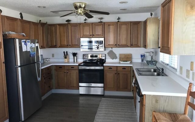 Holland - 4 Br Home