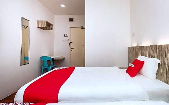 OYO 90102 7 Days Lodge