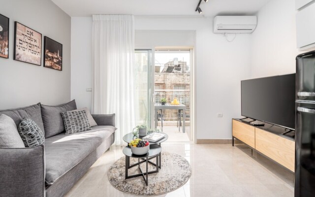 Charming One bedroom with balcony