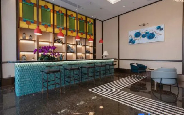 Metropolo Hotels(Guangzhou Hanxi Changlong Wanbo Subway Station Store)