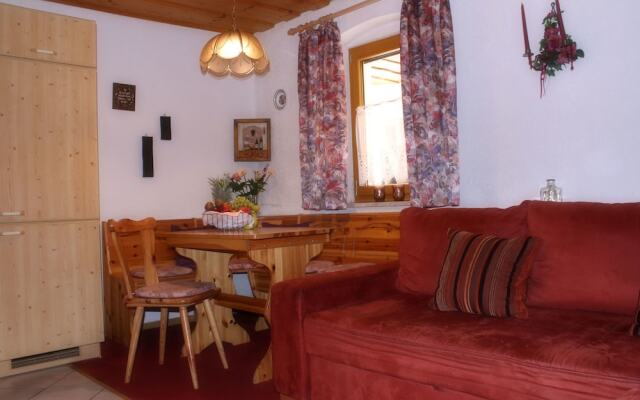 Cozy Apartment with Roof Terrace