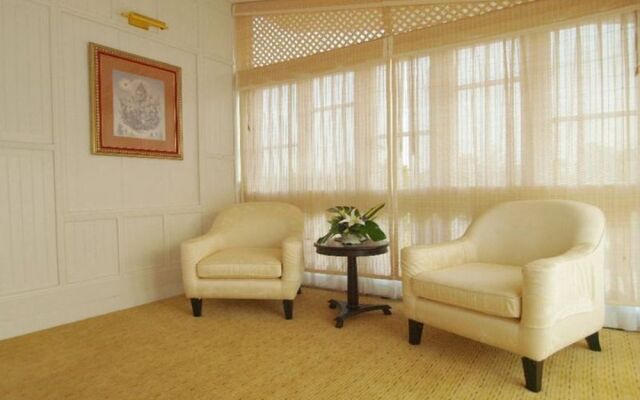 Aunruen Residence & Restaurant