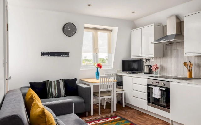 Modern 2-bedroom Apartment Near Central London
