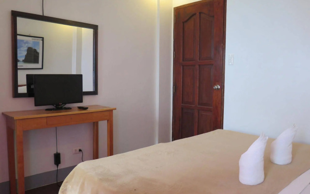 Dayunan El Nido Tourist Inn