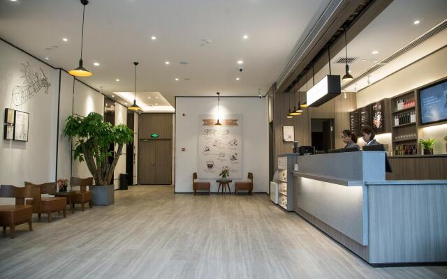 Hanting Hotel Longnan Railway Station