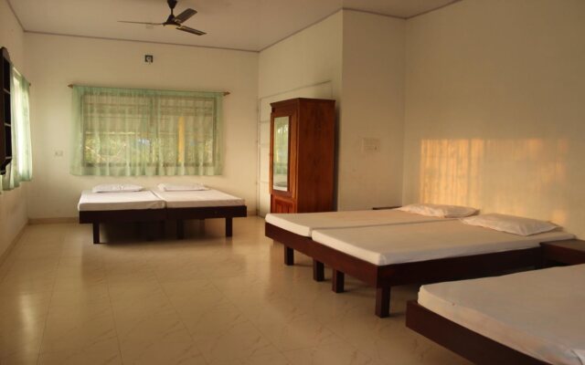 Globe Trotting Holidays Inn