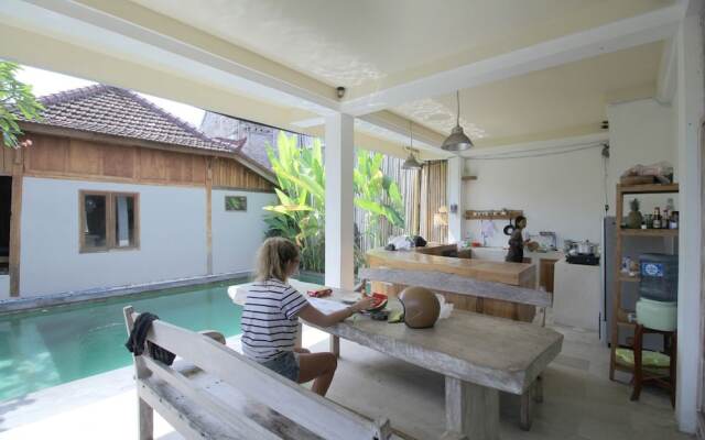 Airy Kuta Utara Beringin Gang Batu Lumbung Dalung Bali