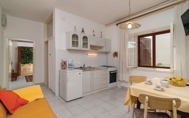 Amazing Apartment in Supetar With 1 Bedrooms and Wifi