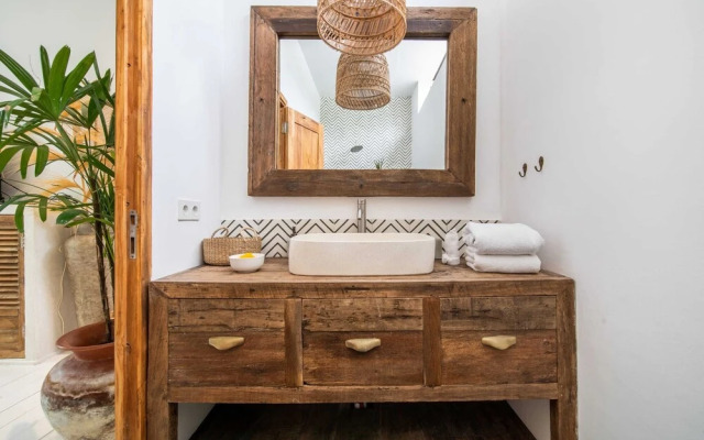 Tropical Design, Private Villa, 3 BR, Umalas