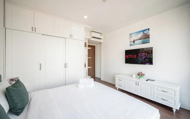 Vera Apartments - Saigon Royal Residence