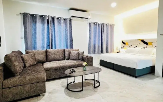 PJ Hostel & Bar