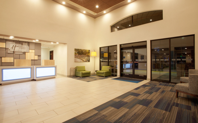 Holiday Inn Express & Suites Davis - University Area by IHG