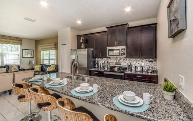 Luxurious Home W/private Pool, Near Disney!