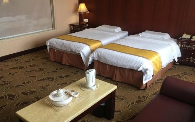 Happy Hotel