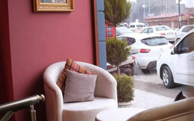 Cartier Luxury Otel