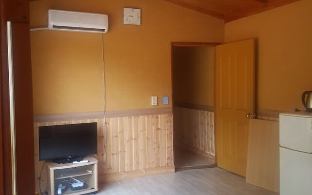 Hwaya Mountain Pension