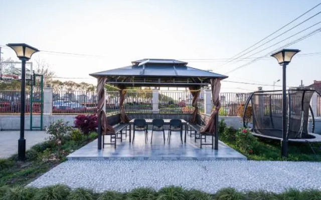 Shanghai Lingang Pengyuanju Maomao Homestay