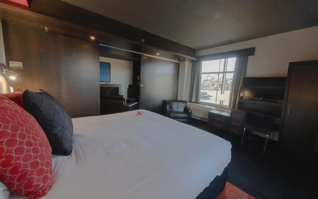 Grand Times Hotel Quebec City Airport