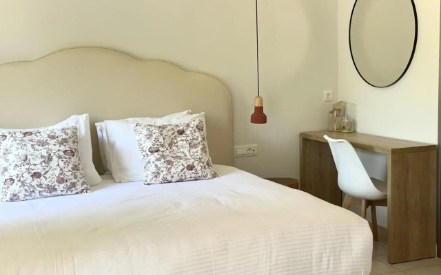 Lithies Studios & Apartments