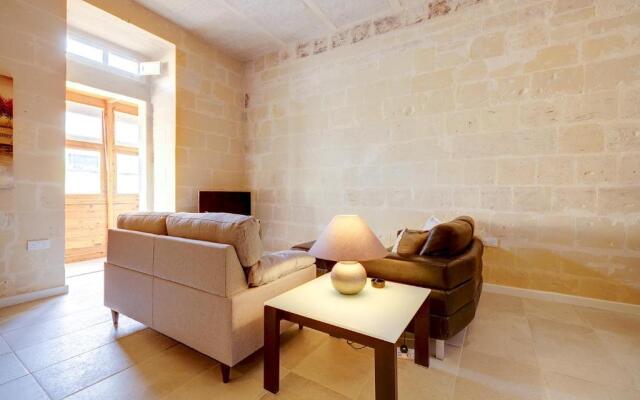 Stylish 2BR Apartment in Valletta