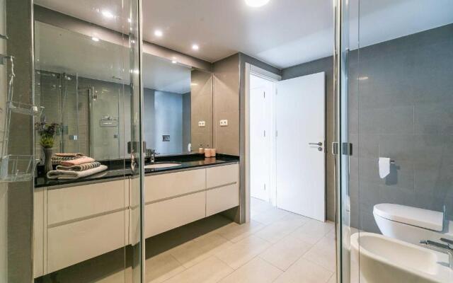 25-Modern Apartment in Paseo Maritimo, Fuengirola!