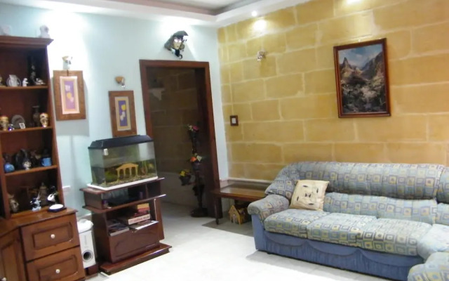 Nocturne Family House