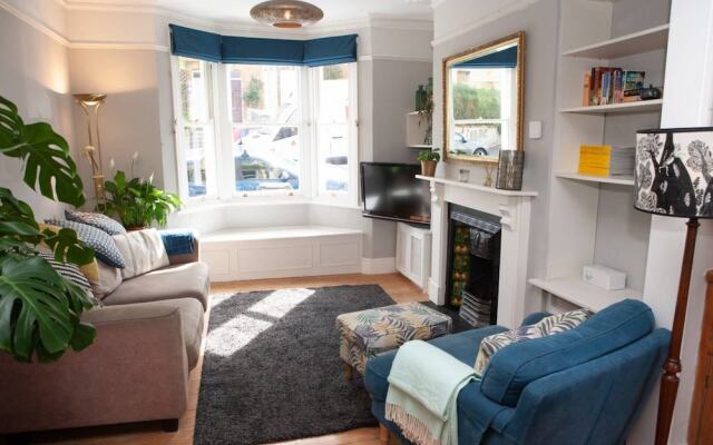 Splendid 3 Bedroom House Near Roman Bath