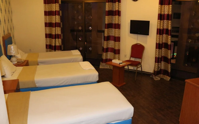 New Avon Hotel
