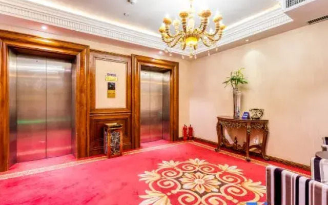 Harbin Zhenning Hotel (Central Street Subway Station Sophia Church Branch)