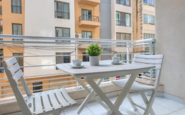 Bright & Large 2bedrooms in Sliema center MPOR1-1