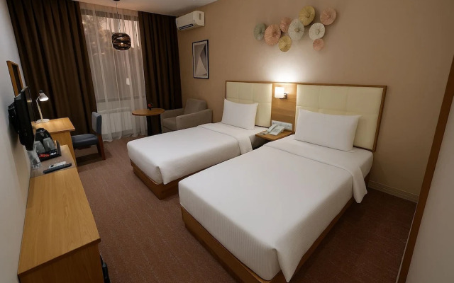 Sayyoh Hotel