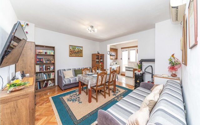 Nice Home in Kastel Kambelovac With Wifi and 1 Bedrooms