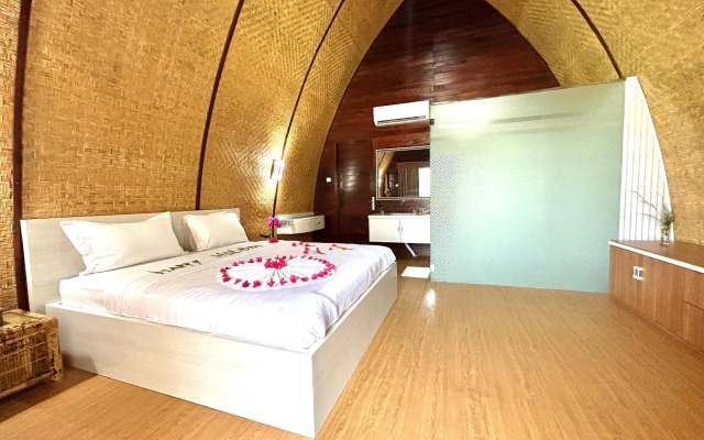 Bayview Beach Resort East Lombok