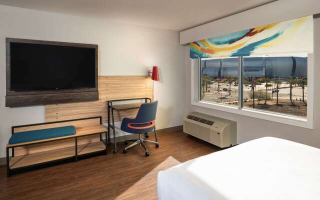 Tru By Hilton Phoenix Glendale Westgate, AZ