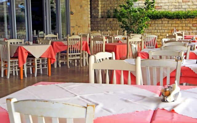 Hotel Aris