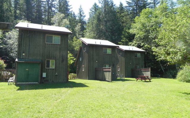 Forest Echoes Cabins