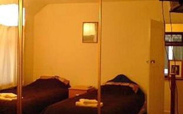 Revive Lodge Heathrow